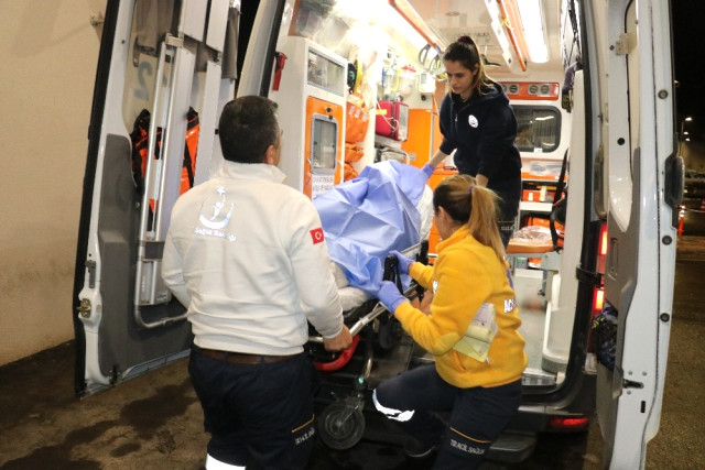 Adana'da Bir Kişi Karısı Tarafından Bıçaklandı.